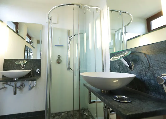 Hartweger House * カプルーン