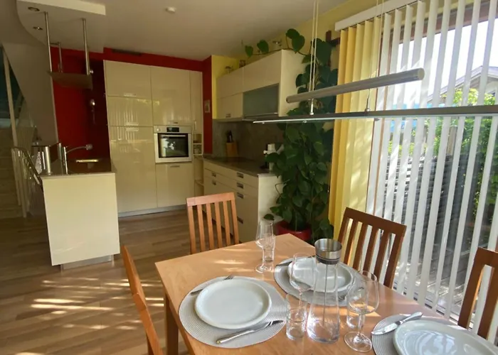 Hartweger House Semesterbostad *